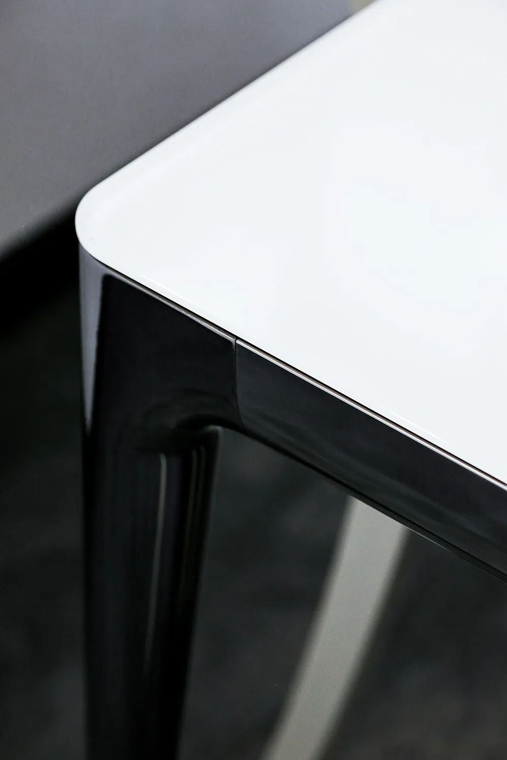 Kartell+Magis演绎简约高级办公空间